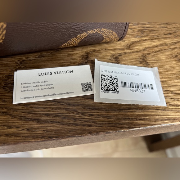 Sold Authentic Louis Vuitton OnTheGo MM - Picture 5 of 10